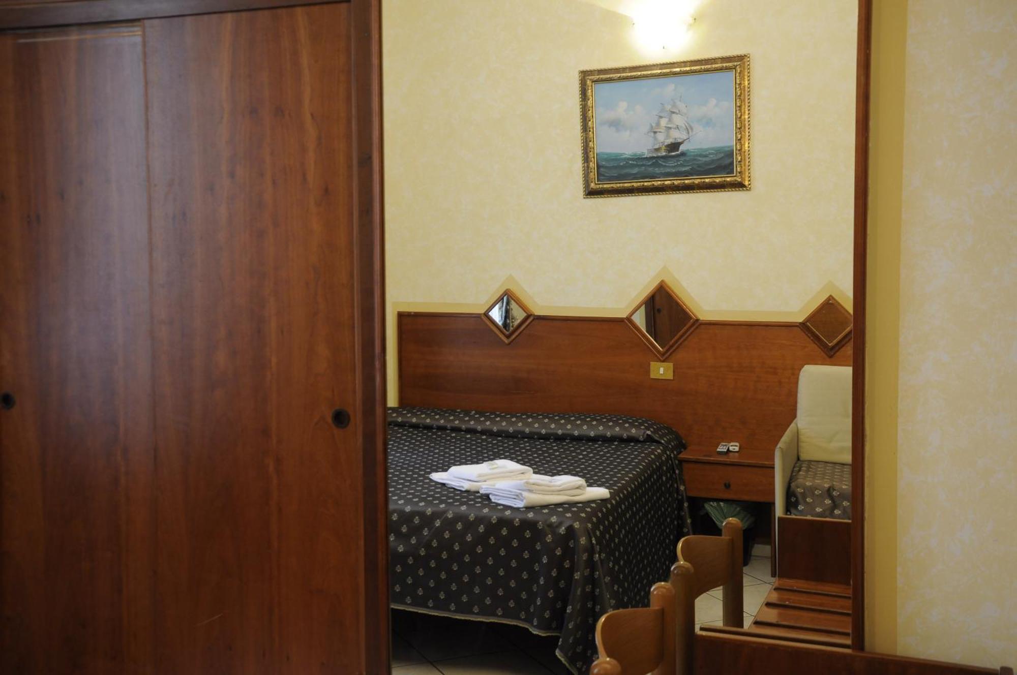 Hotel Farini Roma Cameră foto