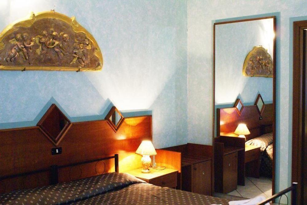 Hotel Farini Roma Exterior foto