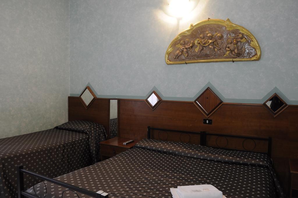 Hotel Farini Roma Exterior foto